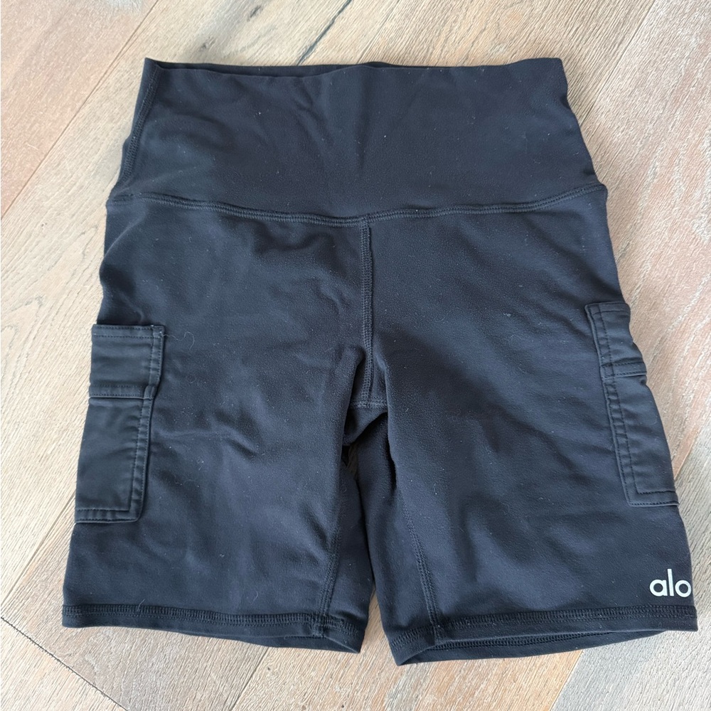 ALO Yoga Women's Black Bike Shorts